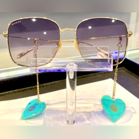 Gorgeous Gucci Sunglasses with beautiful removable charms 💞 - Picture 4 of 5